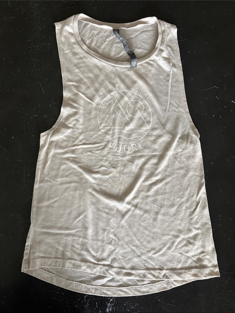 Vuori Women's Light Beige Graphic Tank, Size Small